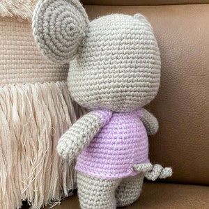 mouse doll, hand-knit crochet amigurumi